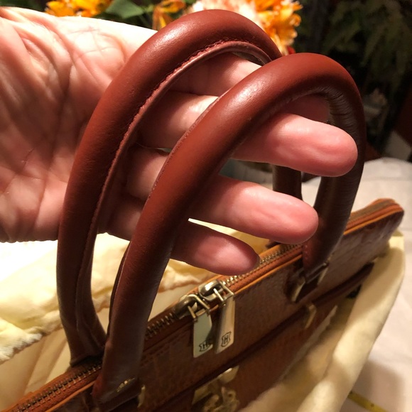 J.W. Hulme Co. Orange/Brown Leather Croc Embossed Handbag - Picture 2 of 16